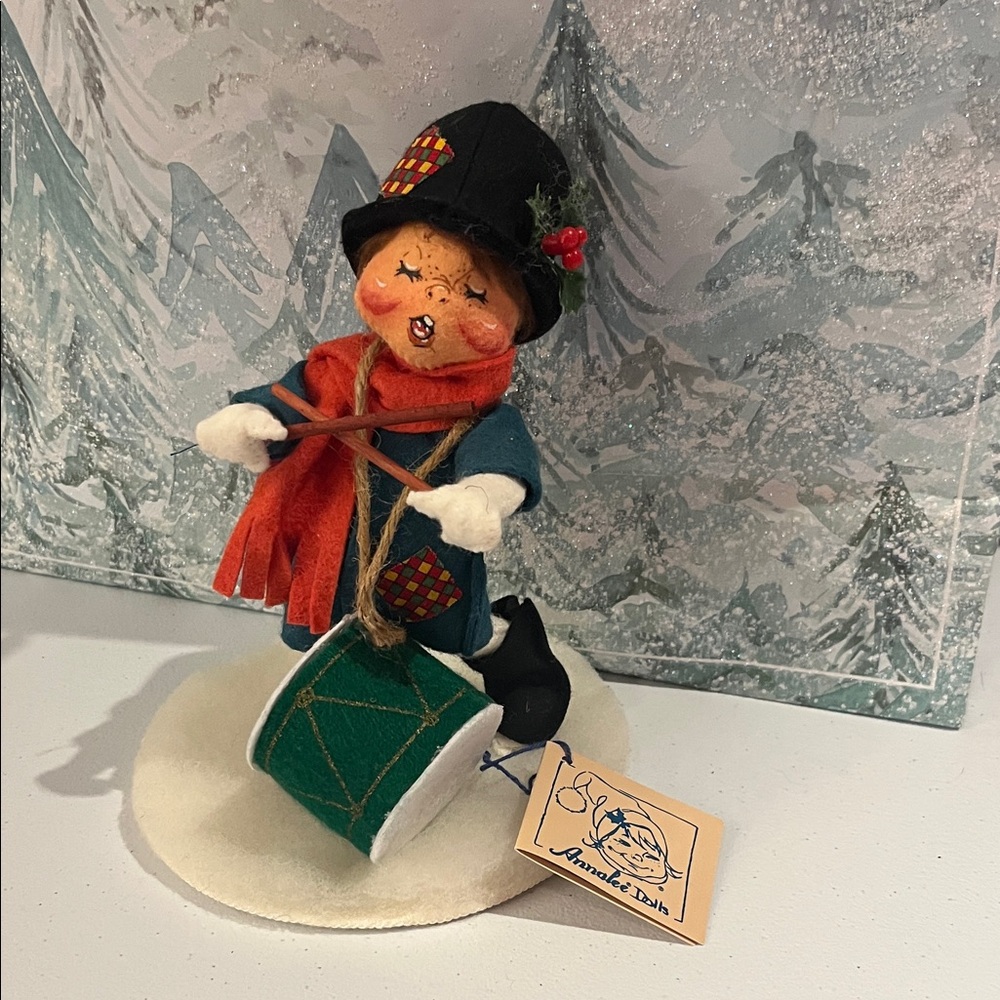 Annalee Holiday Drummer with Green Drum and Orange Scarf